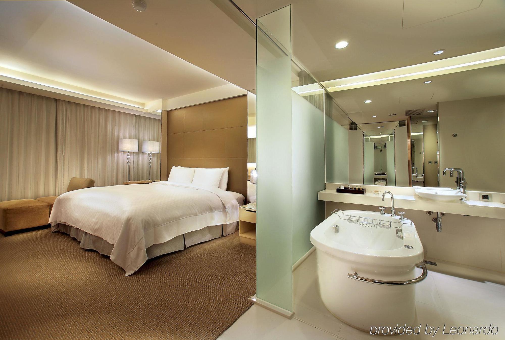 The Crystal Resort Sun Moon Lake Юйчи Номер фото